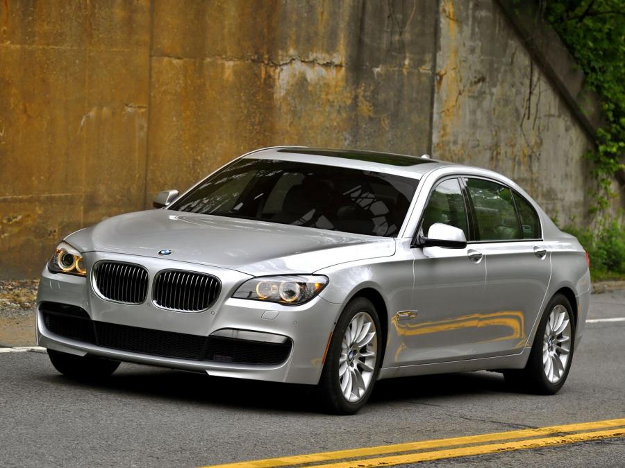  BMW 740Li 2010 года  (US) (фото 2 из 5)